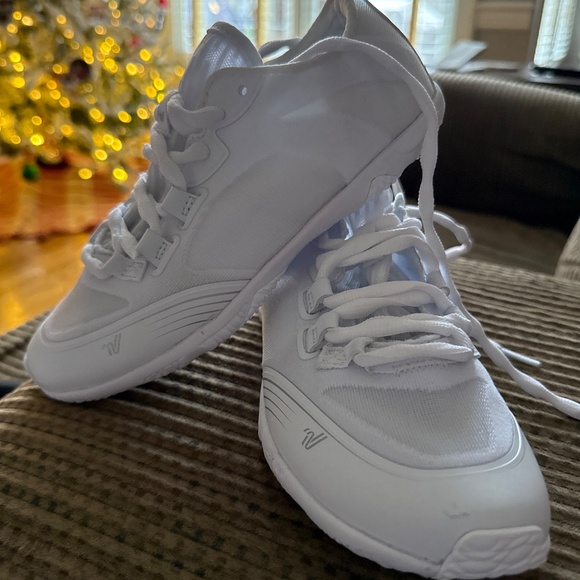 Varsity Spirit Phantom Cheer Shoes sz 4.5 - Picture 2 of 2